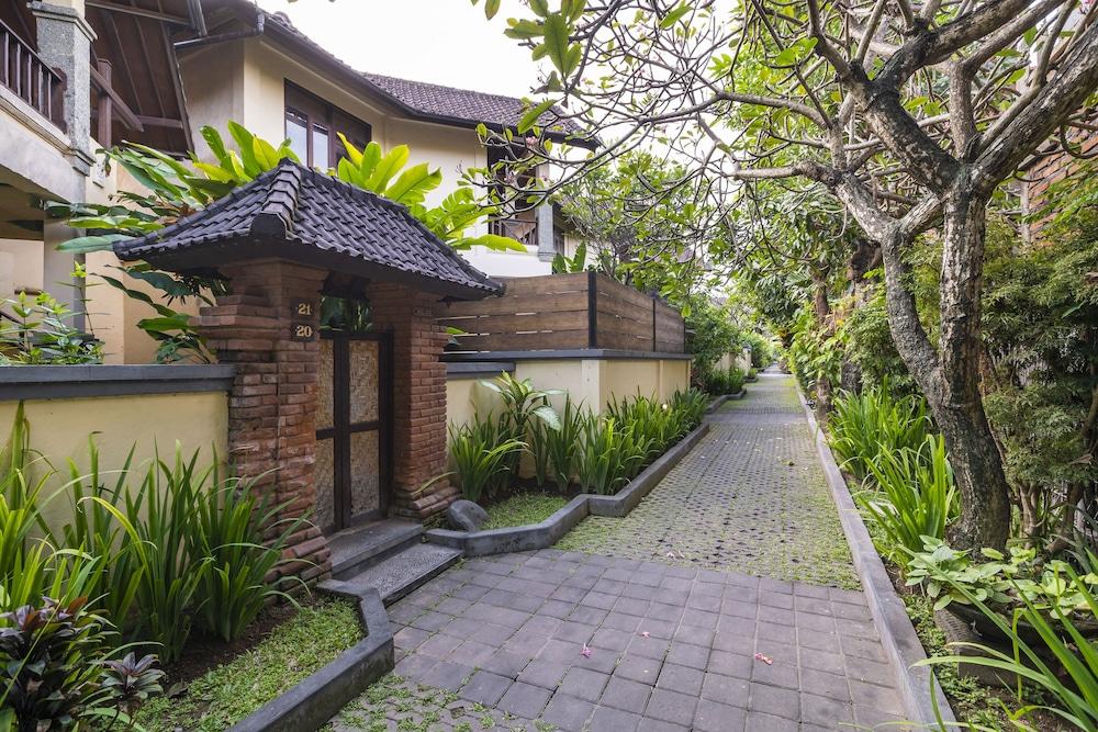 Bali Ayu Hotel & Villas Kuta  Exterior photo